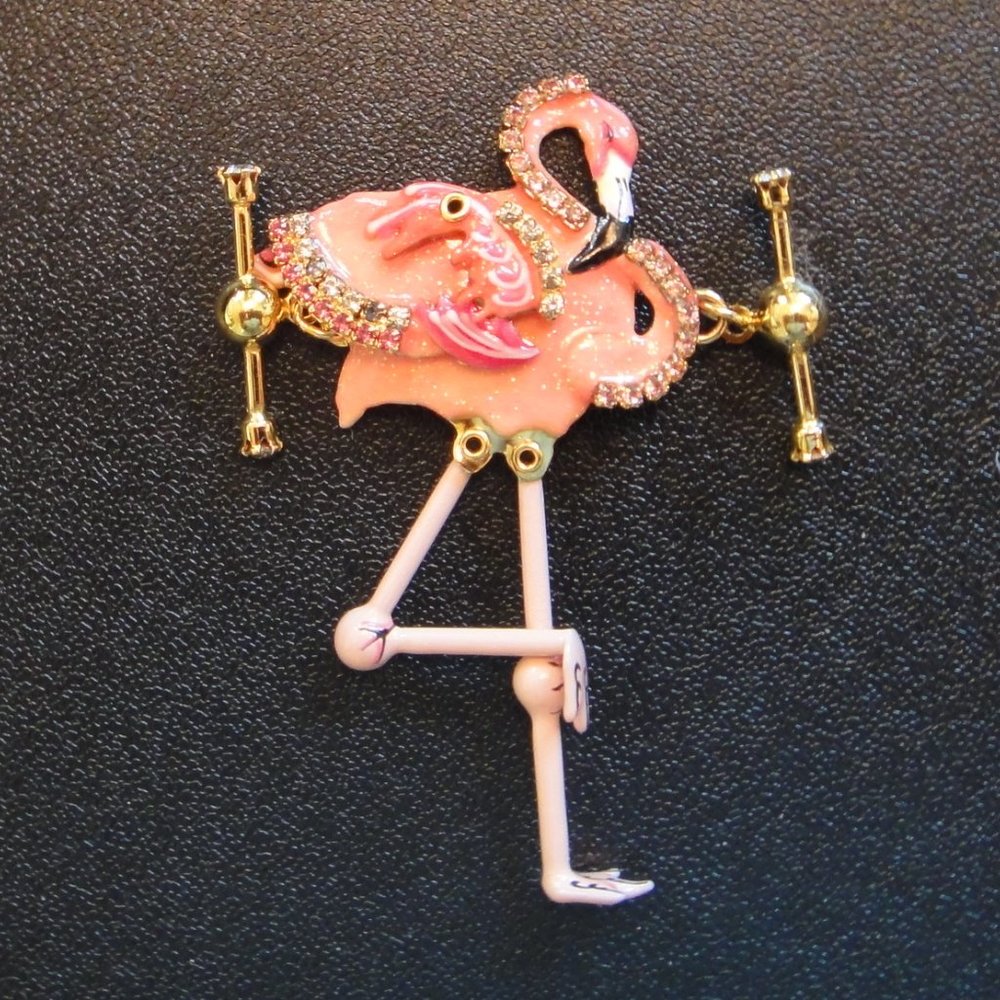 Bracelet or Pin Option - Picture 4 of 8